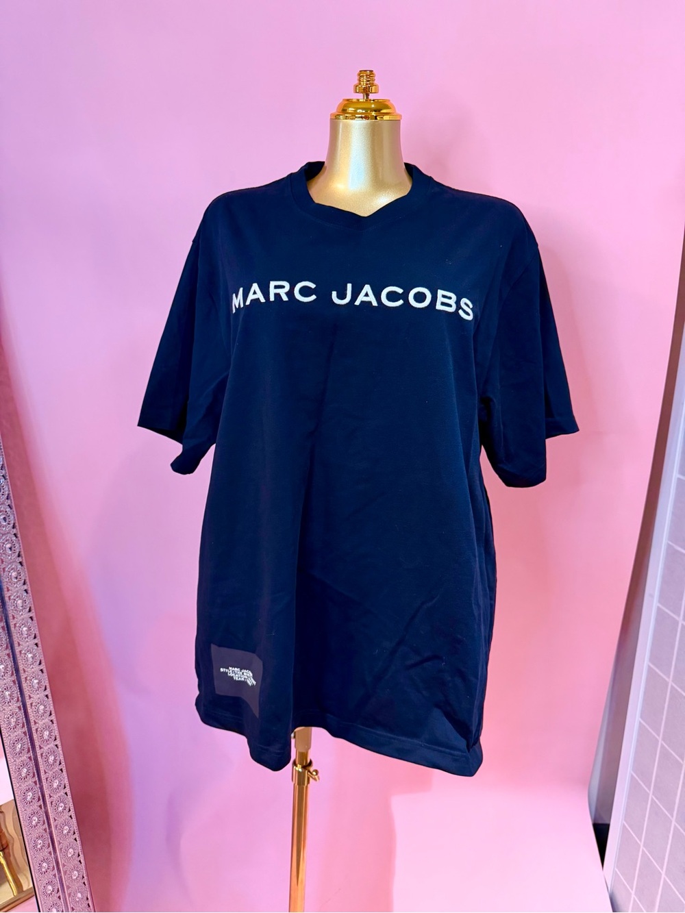 Marc Jacobs Oversized Black T-Shirt with White Logo - Picture 4 of 6